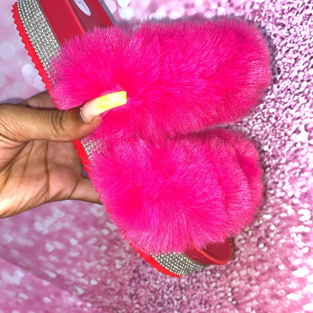 Fur Slides - Picture 3 of 3